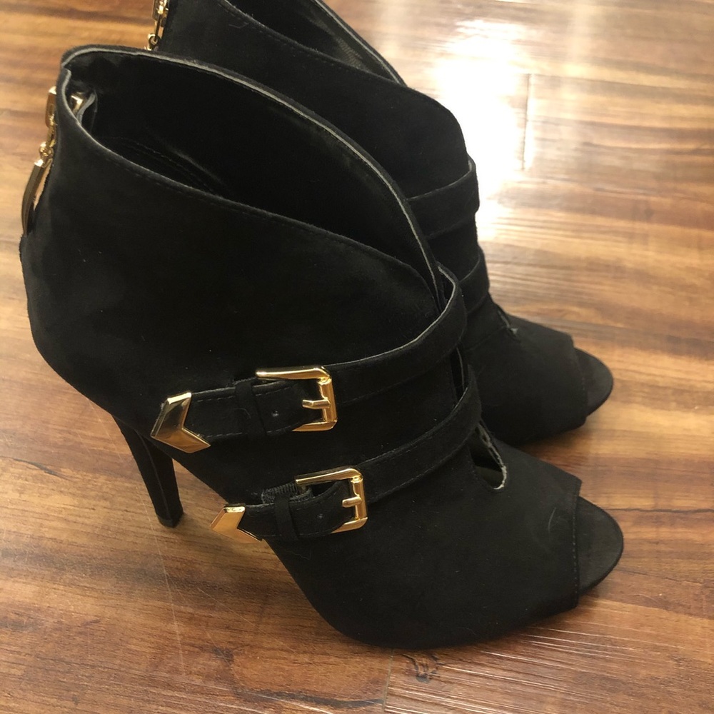 Heels - Picture 3 of 6